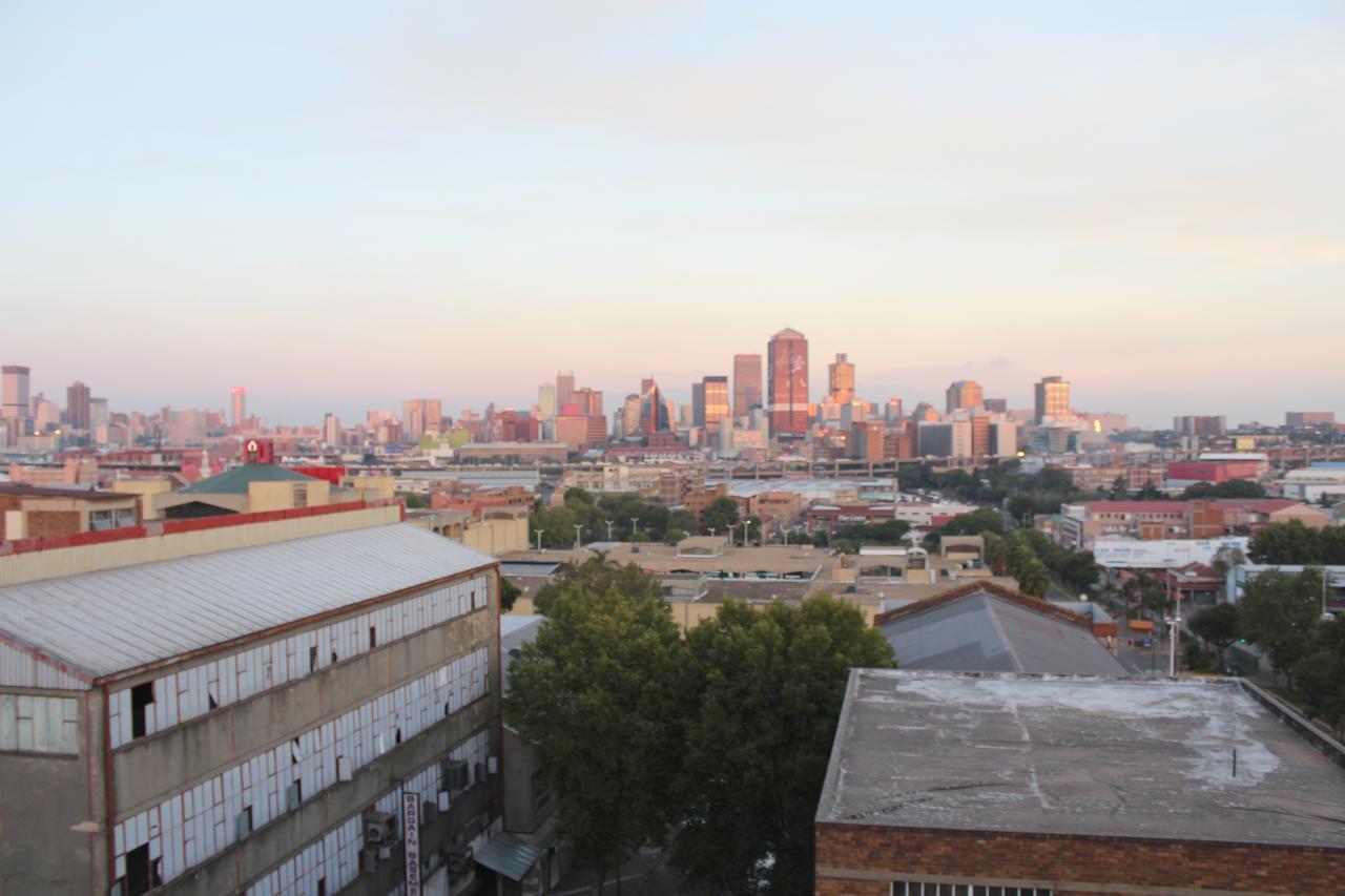 Hotel Galaxy Tower Johannesburg Bagian luar foto